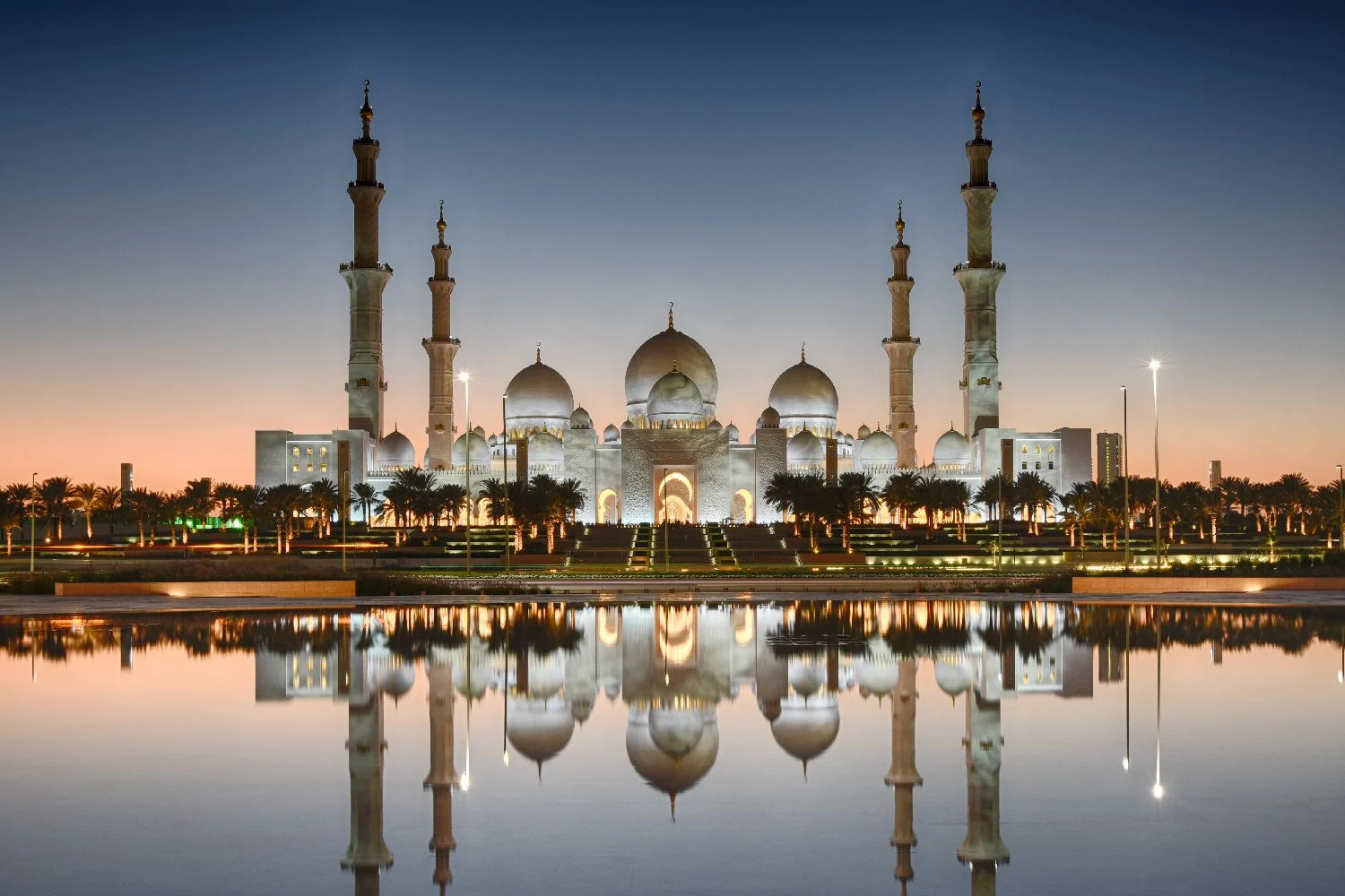 A photo showing the stunning city of Abu Dhabi where the new Vinci Hair Clinic Abu Dhabi is located